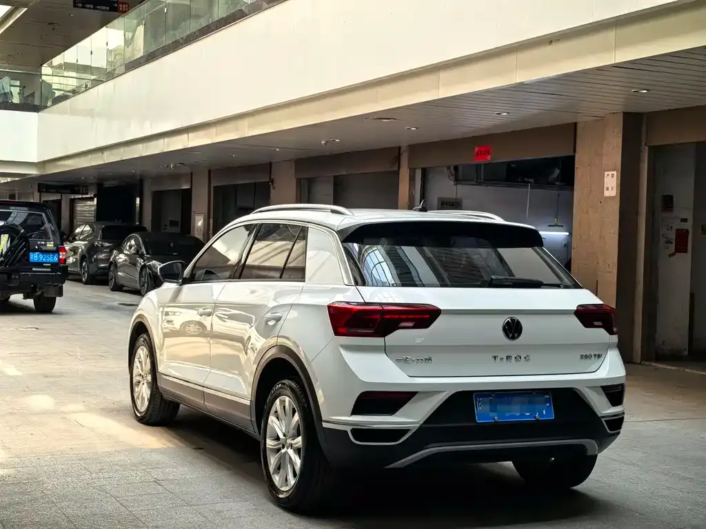 Volkswagen T-Roc 2023 из CN, фото 7