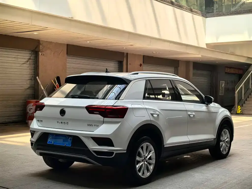 Volkswagen T-Roc 2023 из CN, фото 4