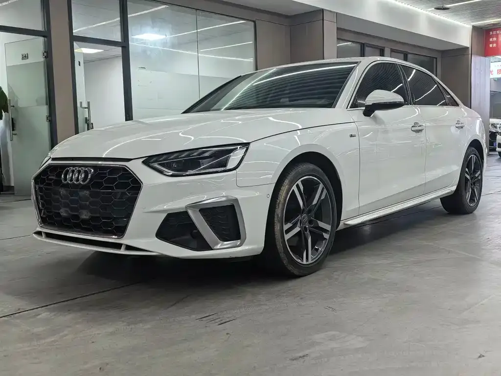Audi A4L 2021 из CN, фото 1