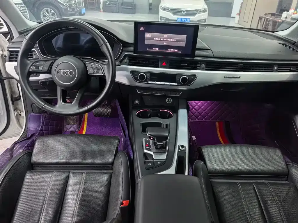 Audi A4L 2021 из CN, фото 8