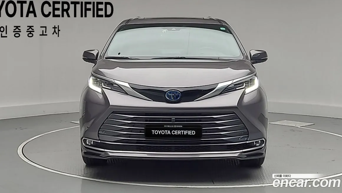 Toyota Sienna — фото 2