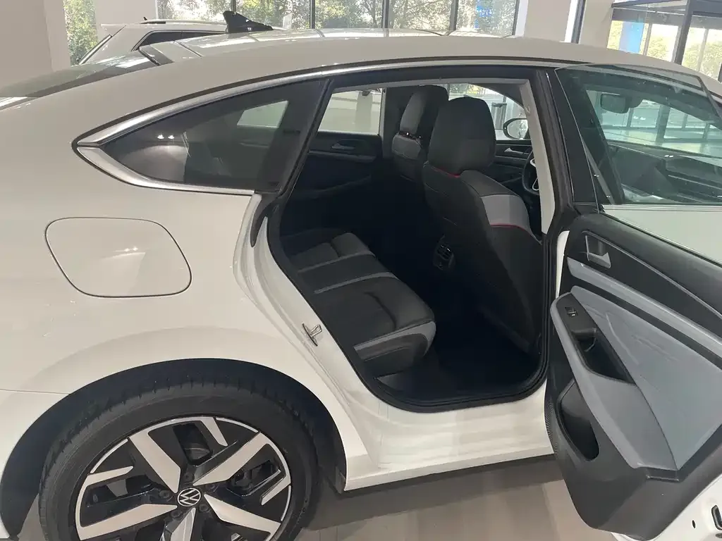 Volkswagen Lamando 2024 из CN, фото 2