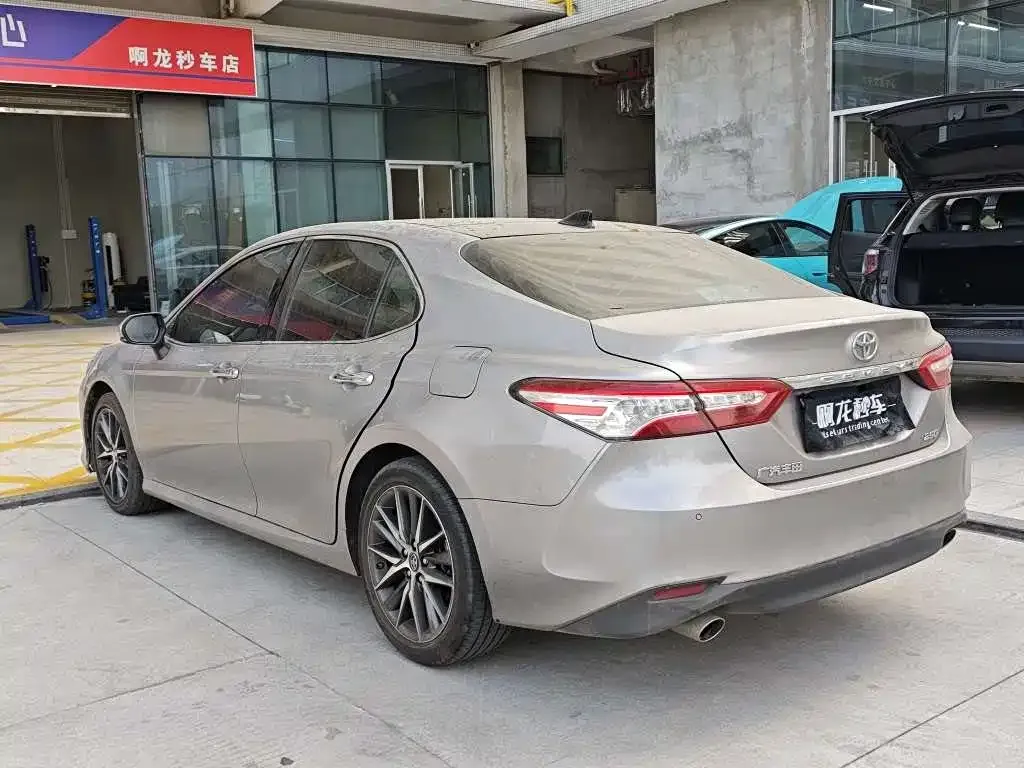 Toyota Camry 2022 из CN, фото 2