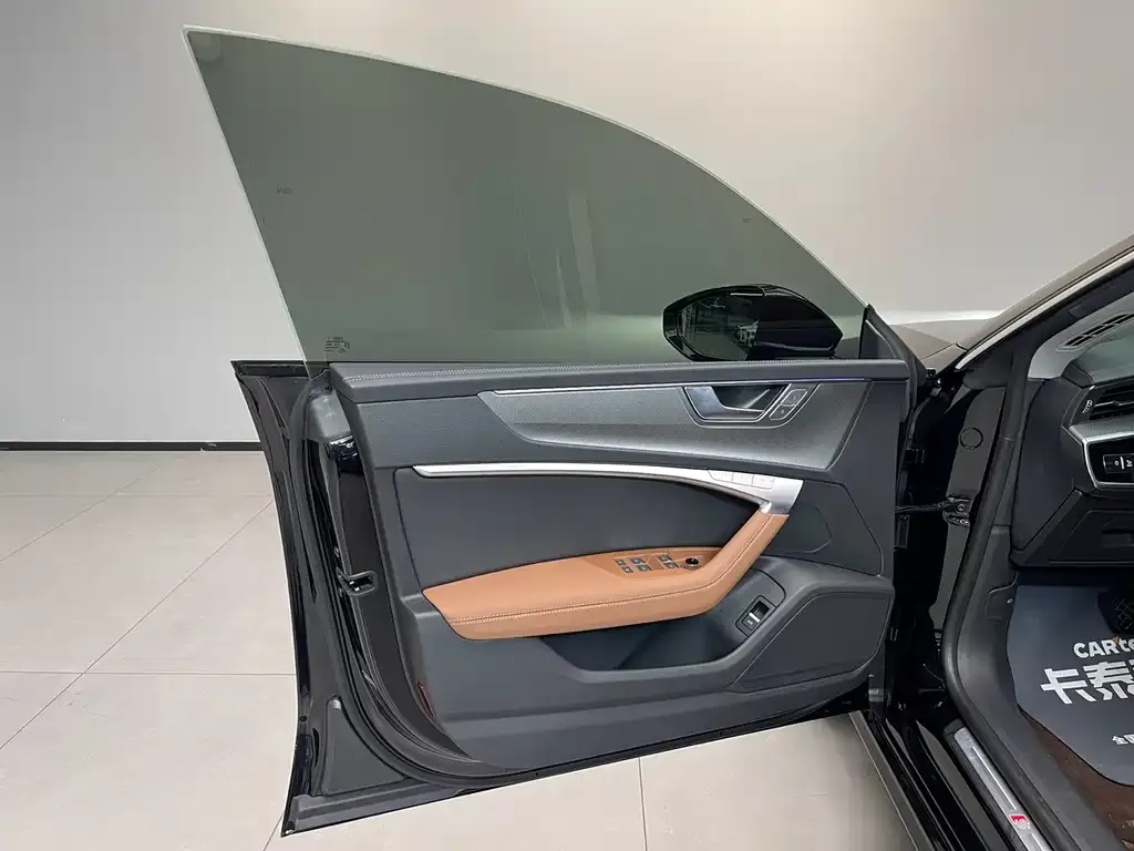 Audi A7L 2025 из CN, фото 4