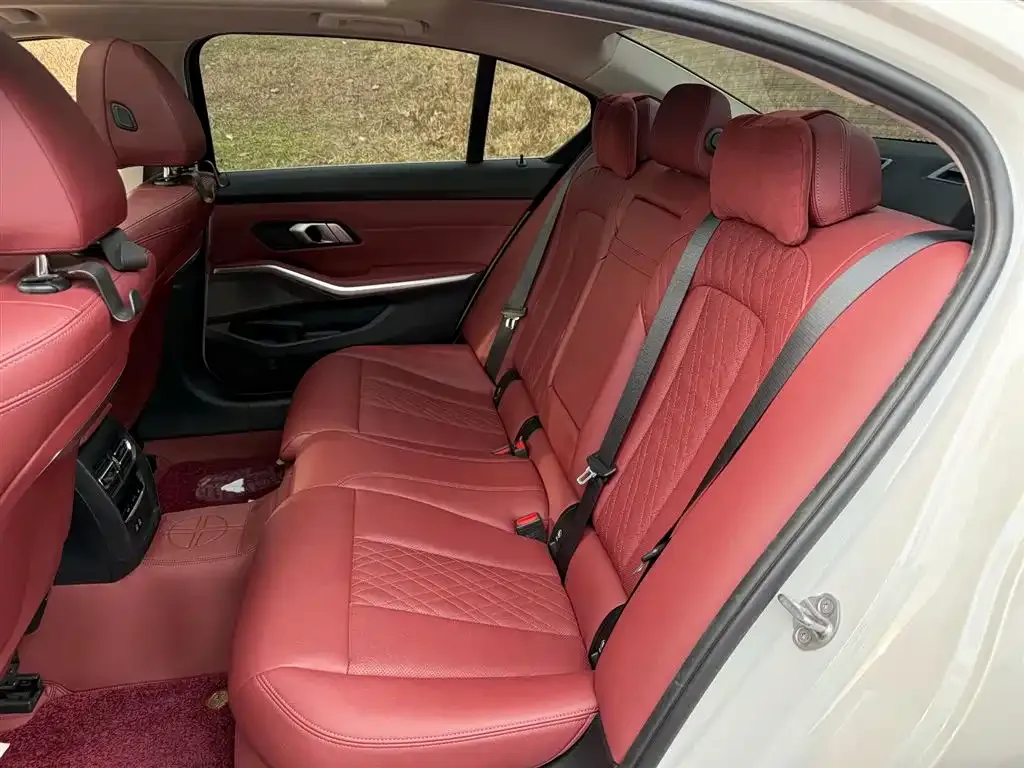 BMW 3 Series 2023 из CN, фото 7