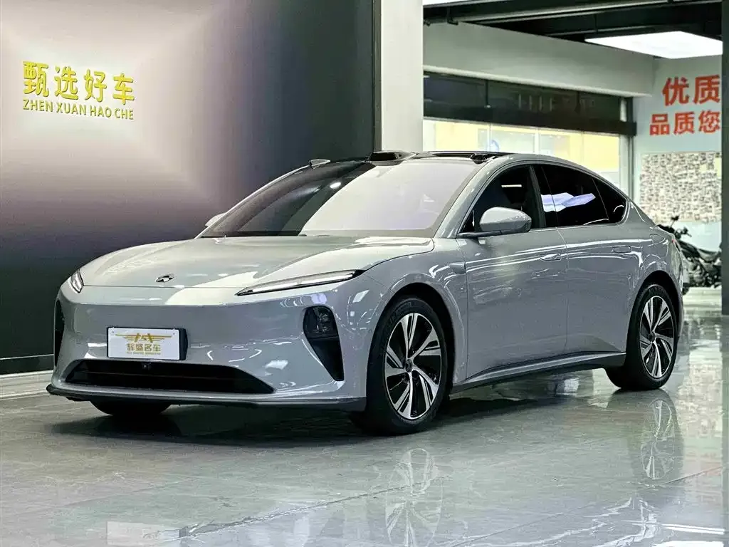 NIO ET5