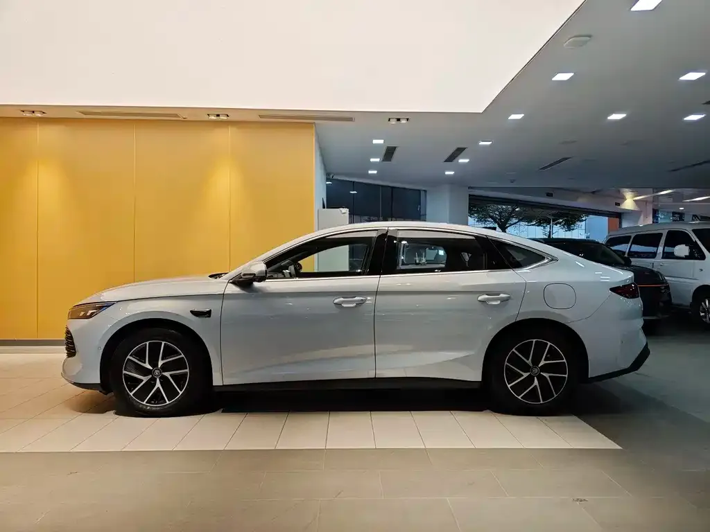 BYD Qin L 2025 из CN, фото 2