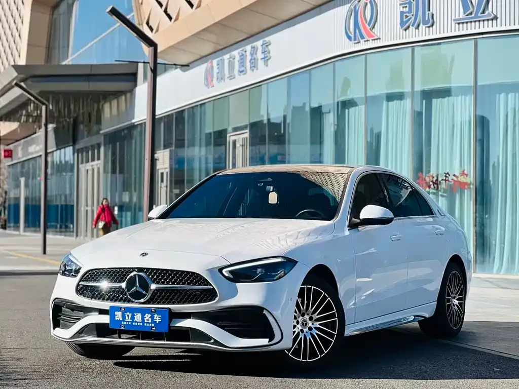 Mercedes-Benz C-Class — фото 1