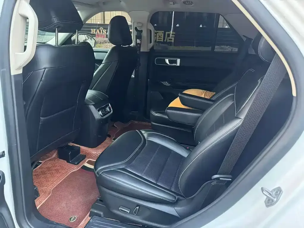 Ford Explorer 2023 из CN, фото 4