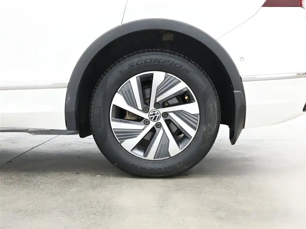 Volkswagen Tiguan L New Energy 2022 из CN, фото 2