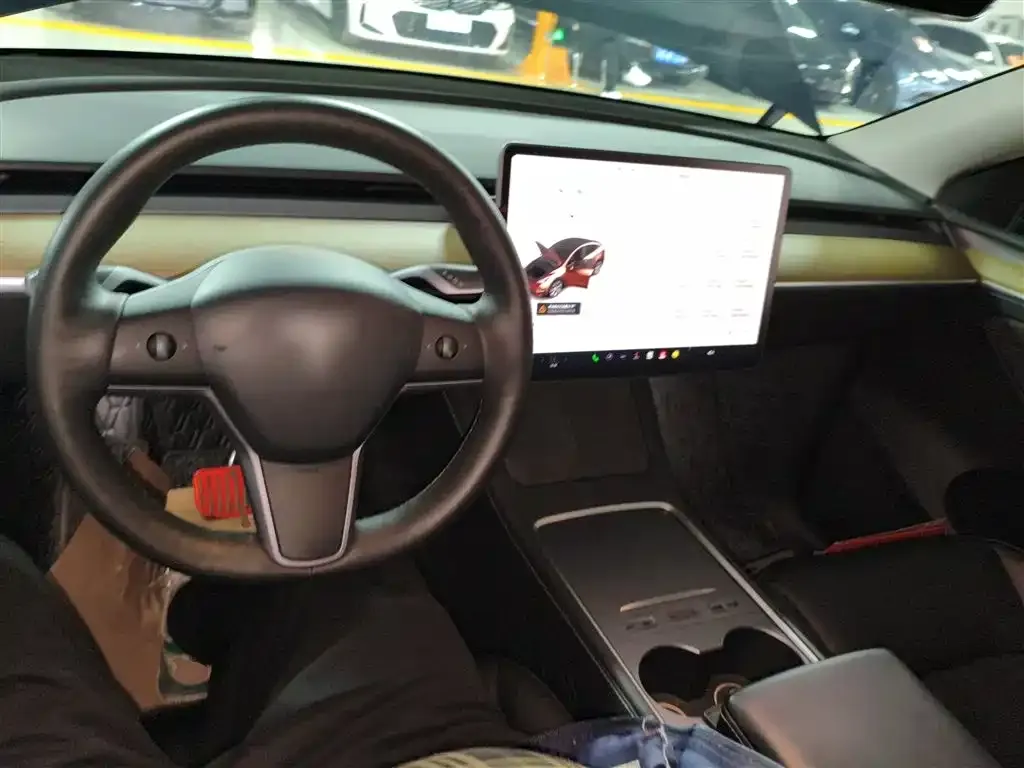 Tesla Model Y — фото 3