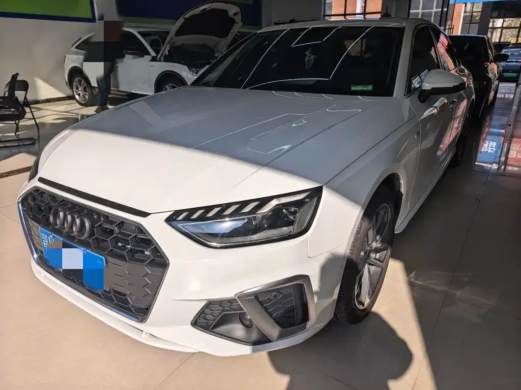Audi A4L 2024 из CN, фото 1
