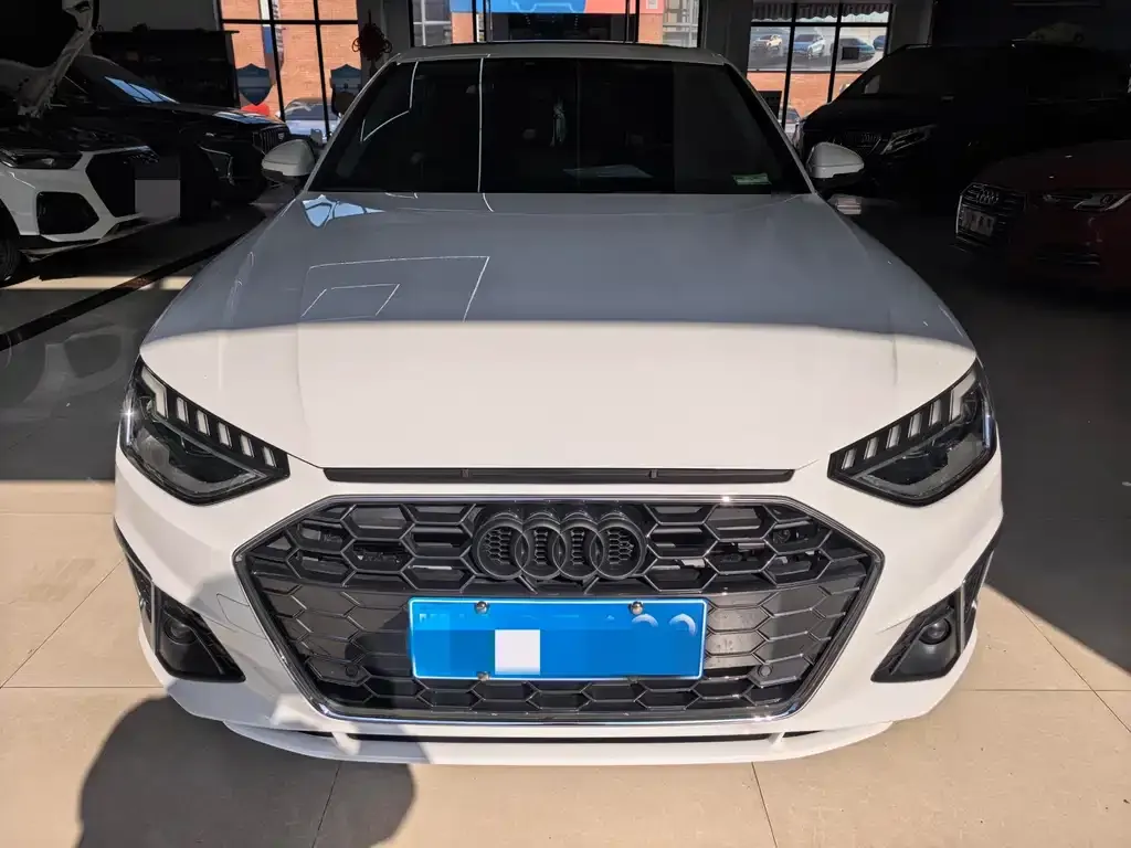 Audi A4L 2024 из CN, фото 2