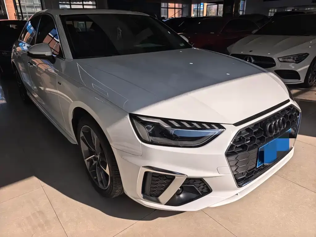 Audi A4L 2024 из CN, фото 3
