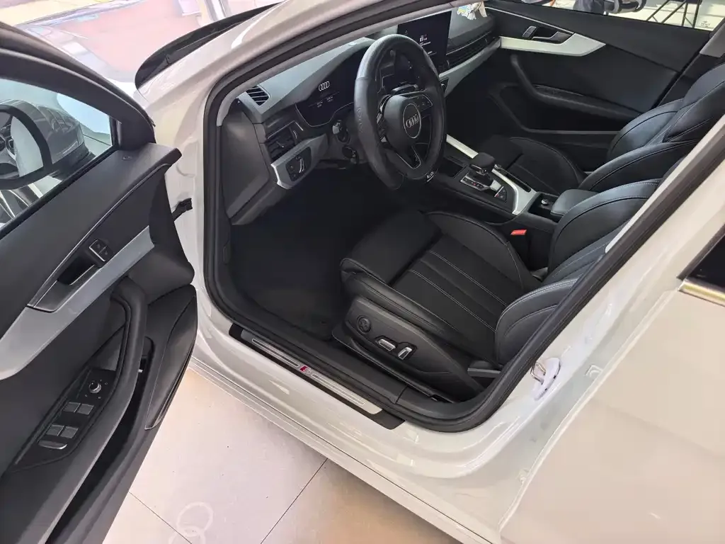 Audi A4L 2024 из CN, фото 6