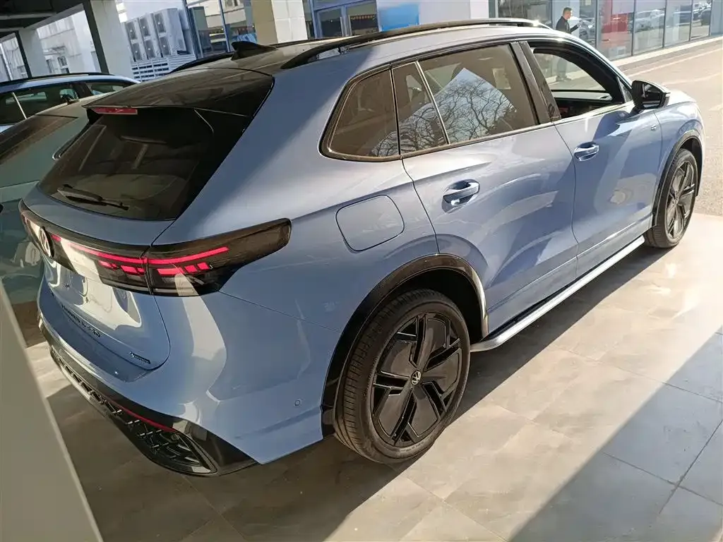 Volkswagen Tiguan L 2024 из CN, фото 7