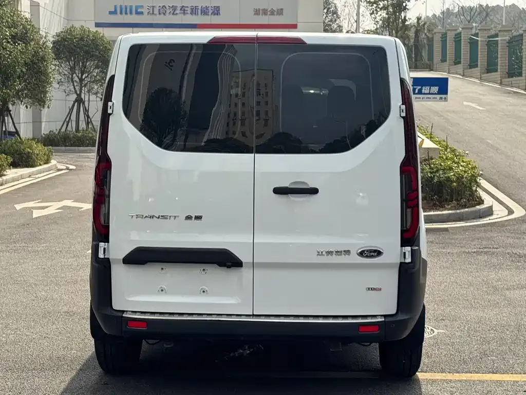 Ford Transit 2024 из CN, фото 7