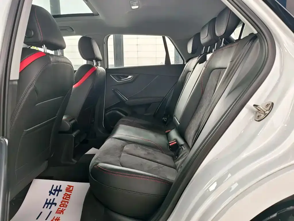 Audi Q2L 2024 из CN, фото 2