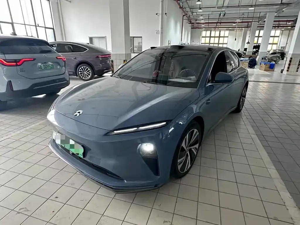NIO ET5