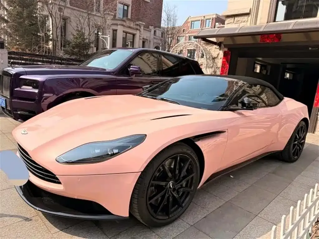 Aston Martin DB11 2021 из CN, фото 1