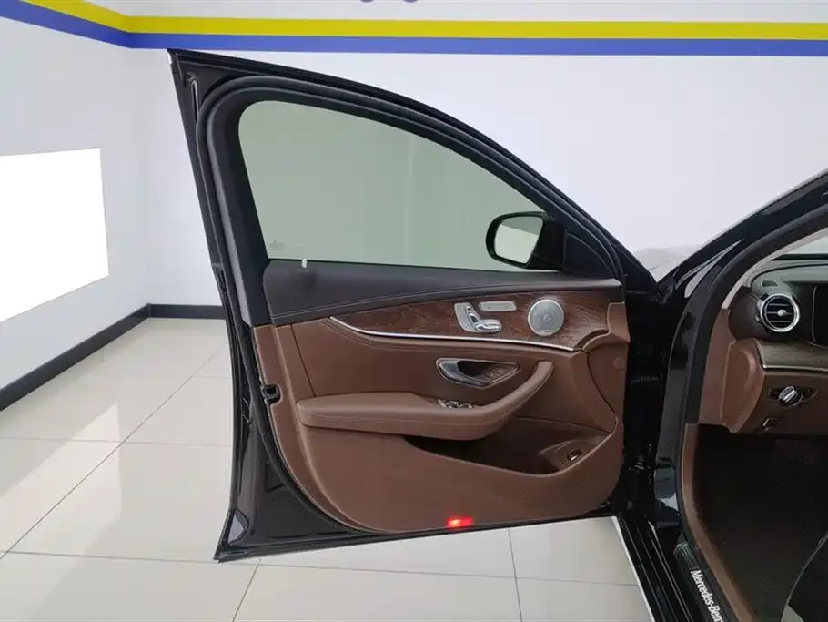 Mercedes-Benz E-Class 2023 из CN, фото 6