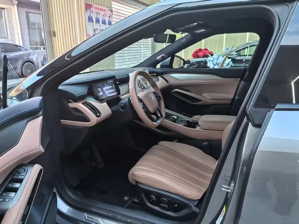 BYD L EV 2025 из CN, фото 8