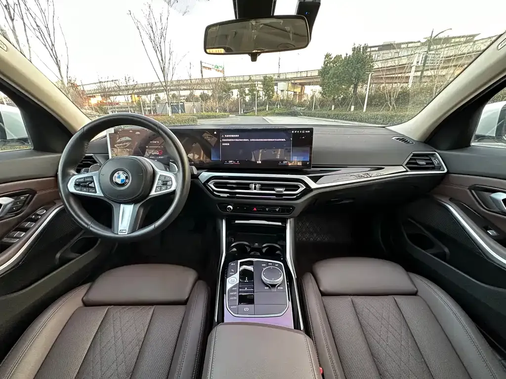 BMW 3 Series 2023 из CN, фото 2
