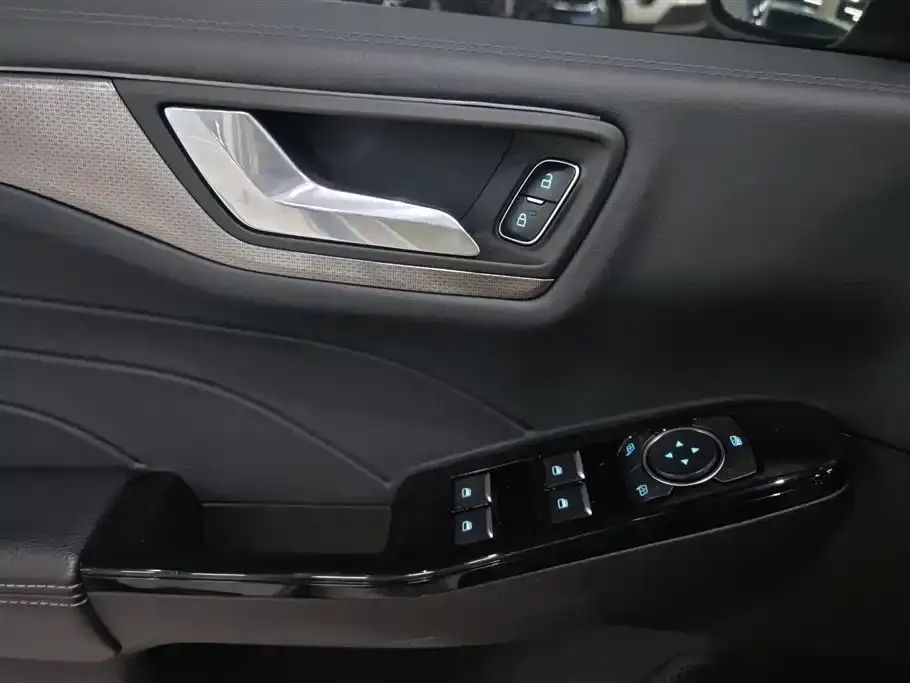 Ford Escape 2023 из CN, фото 7