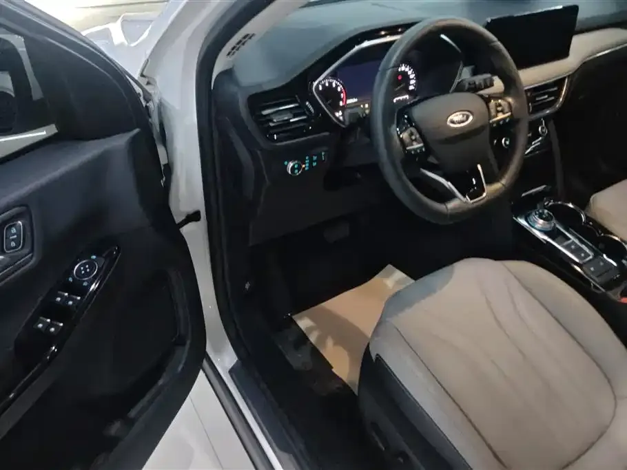 Ford Escape 2023 из CN, фото 3