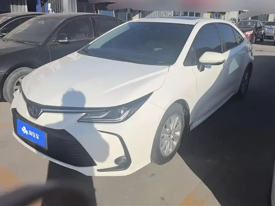 Toyota Corolla 2023 из CN, фото 1