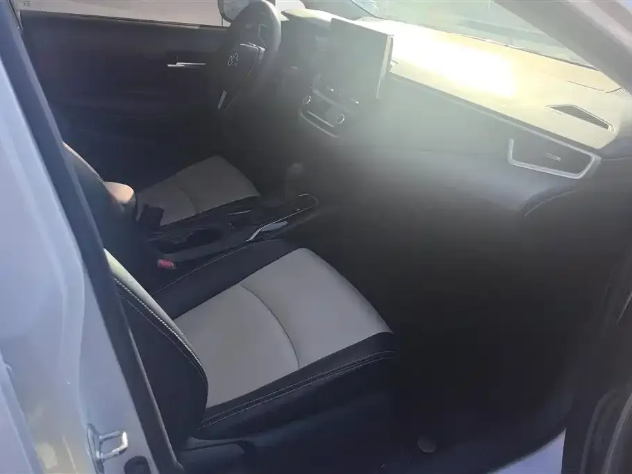Toyota Corolla 2023 из CN, фото 2