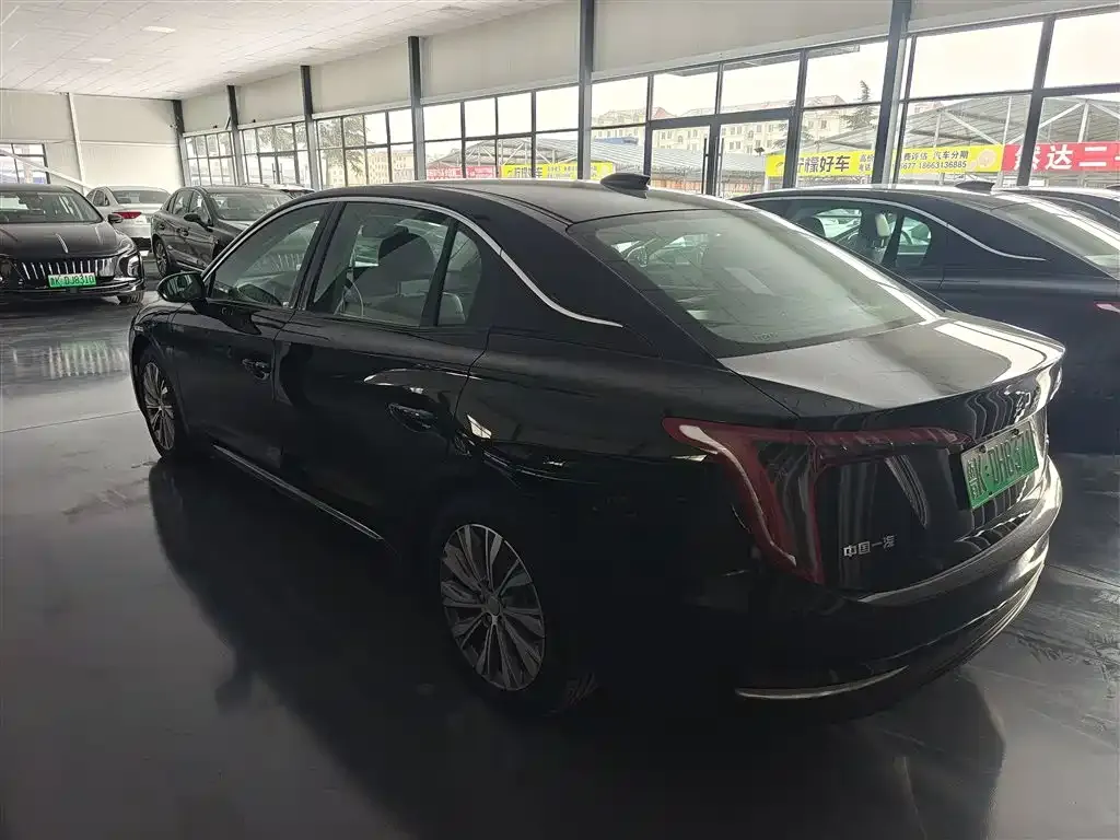 Hongqi E-QM5 2024 из CN, фото 7