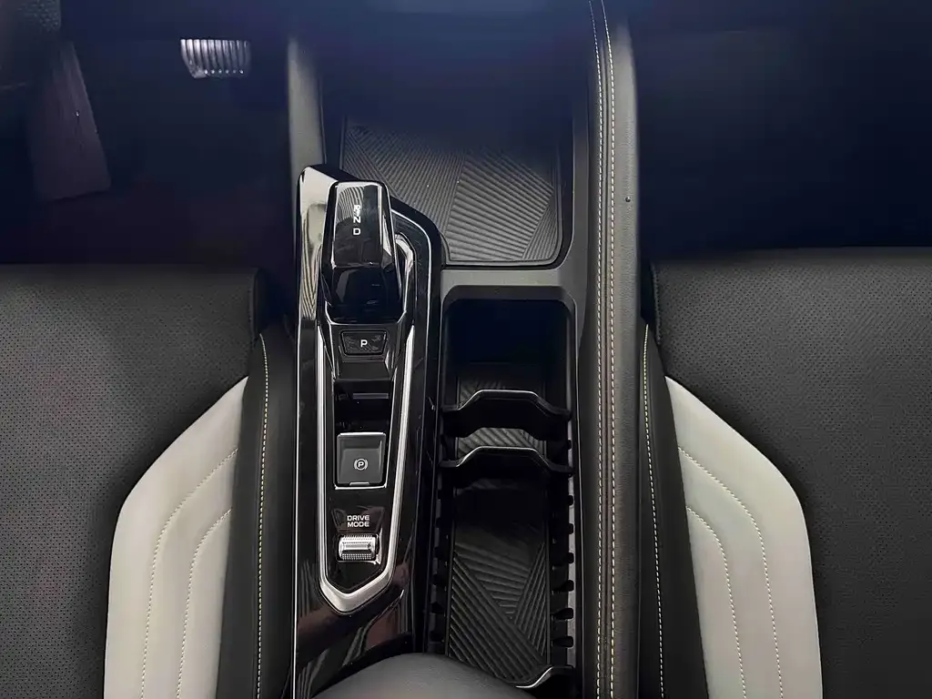 Geely Binyue 2023 из CN, фото 8