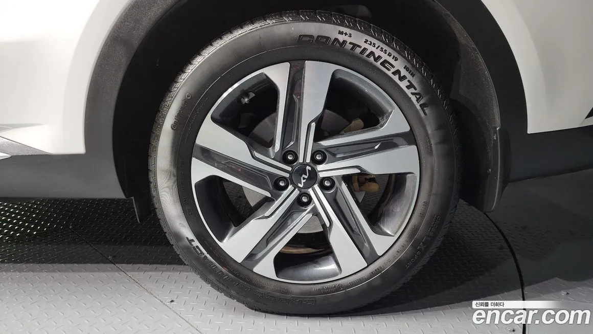 Kia Sorento — фото 6