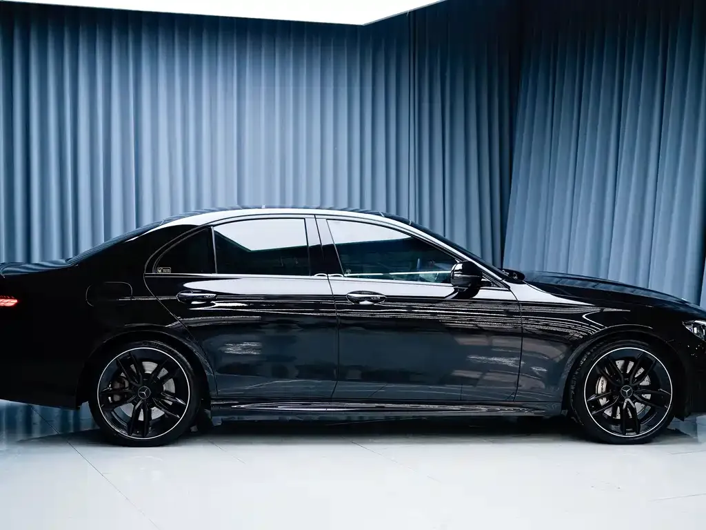 Mercedes-Benz E-Class AMG — фото 5