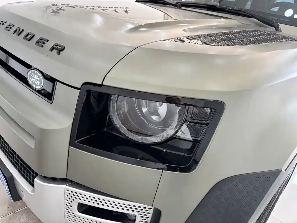 Land Rover Defender — фото 6