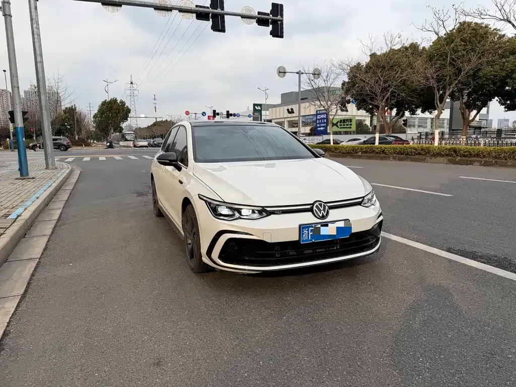 Volkswagen Golf 2023 из CN, фото 1