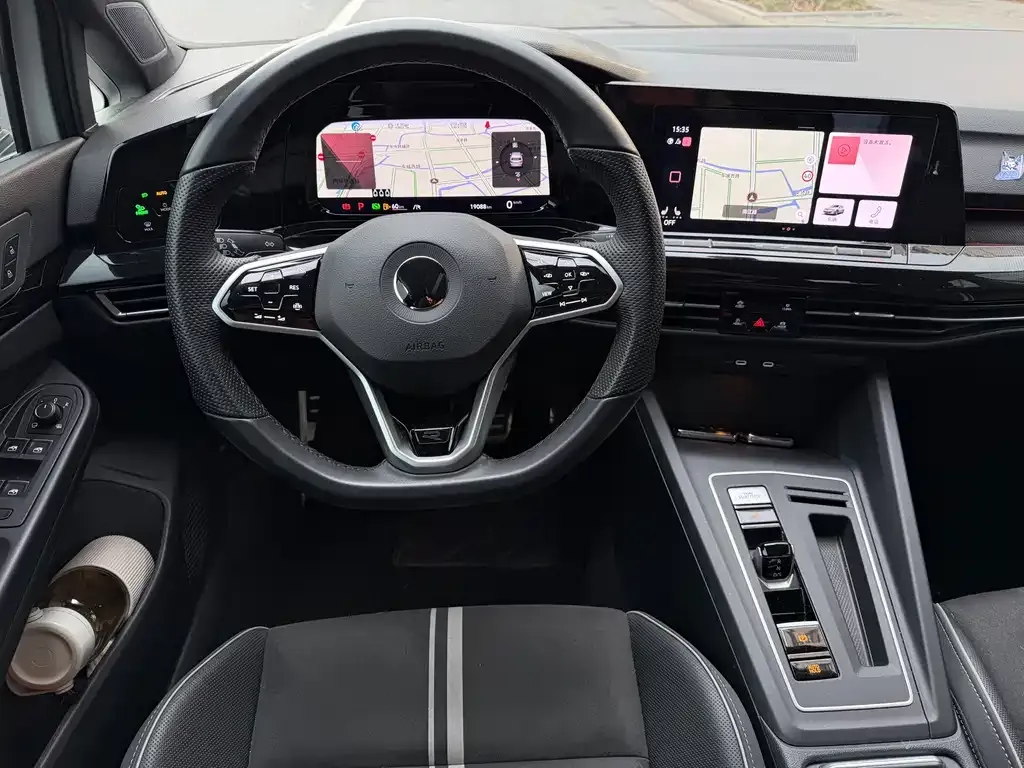 Volkswagen Golf 2023 из CN, фото 4