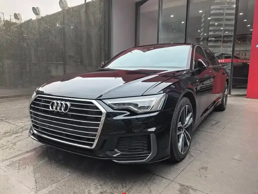Audi A6L — фото 1