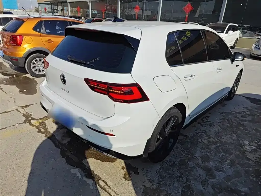 Volkswagen Golf 2023 из CN, фото 5