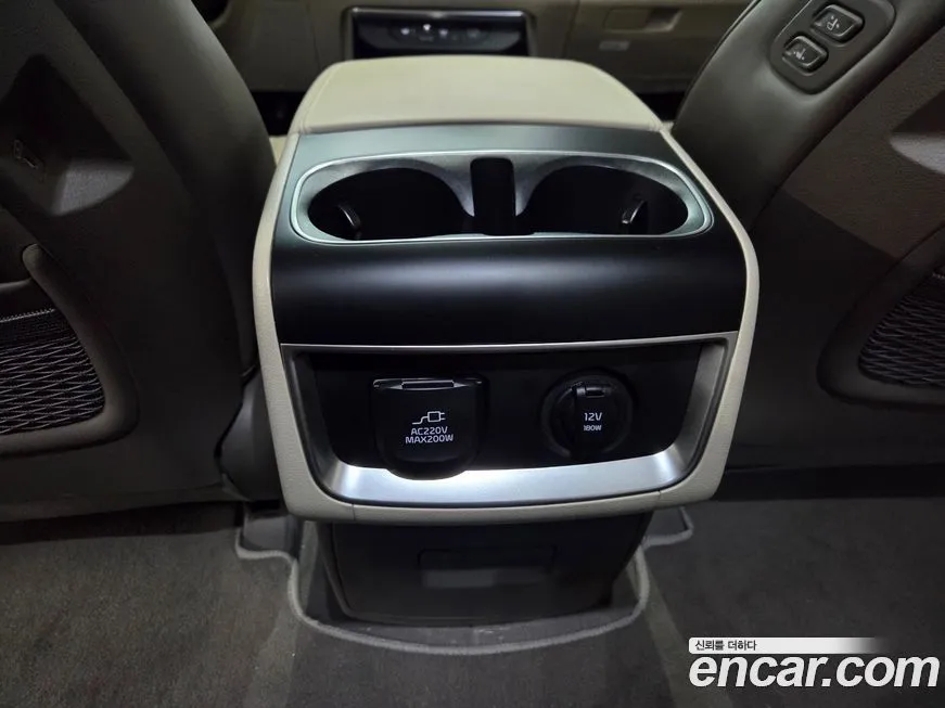 Kia Carnival — фото 10