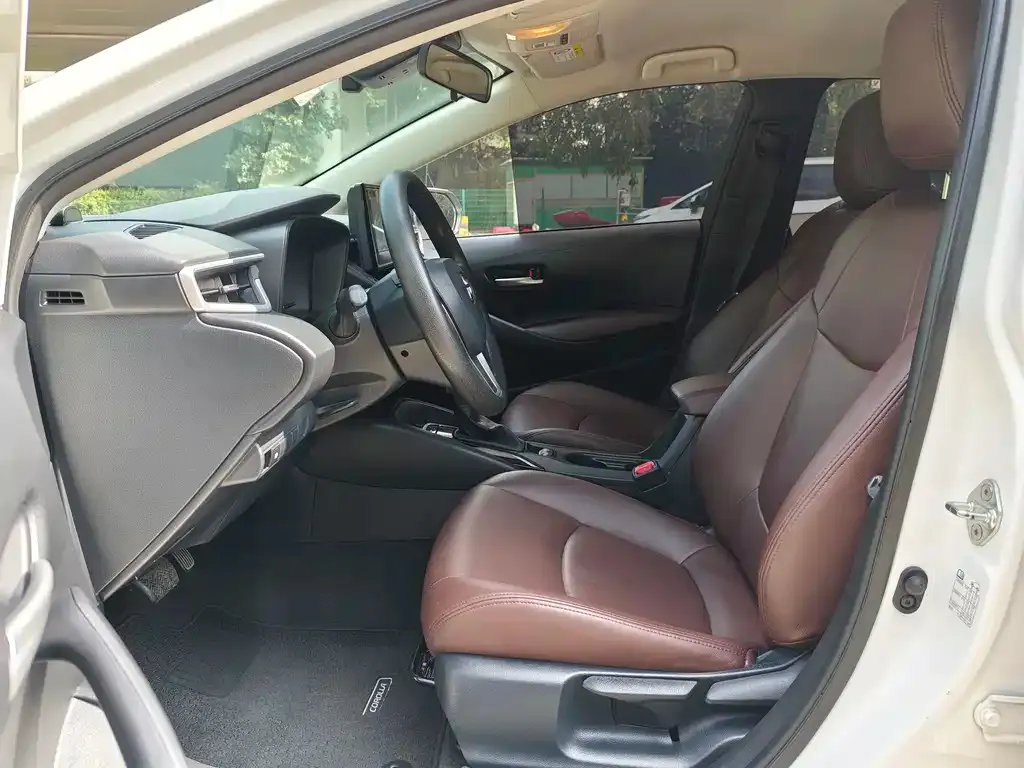 Toyota Corolla 2022 из CN, фото 2