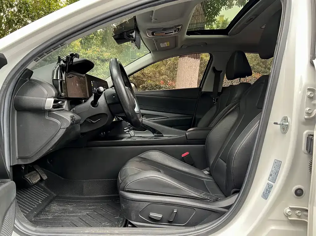 Hyundai Elantra 2021 из CN, фото 4