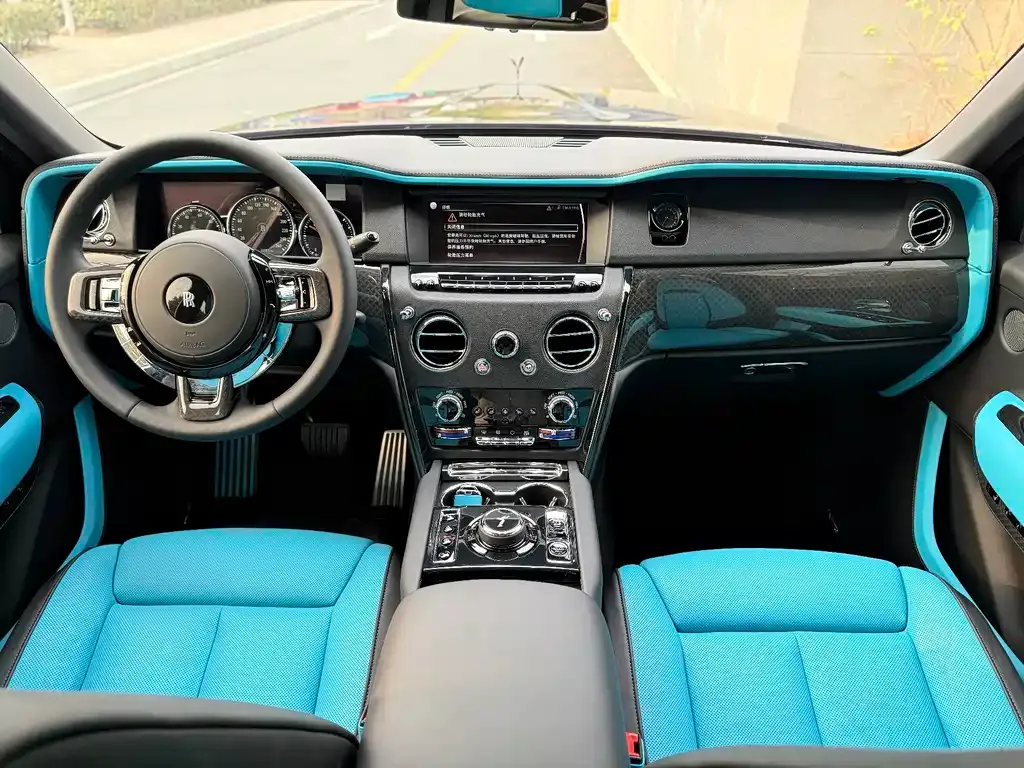 Rolls-Royce Cullinan 2024 из CN, фото 5