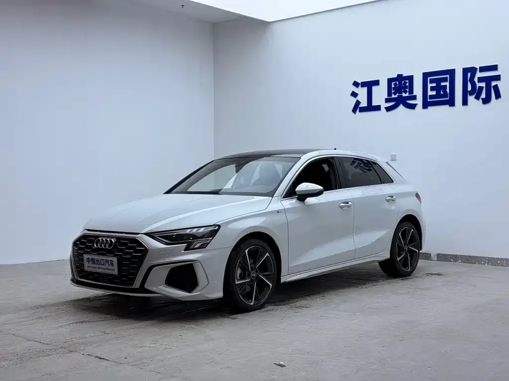 Audi A3 2023 из CN, фото 1