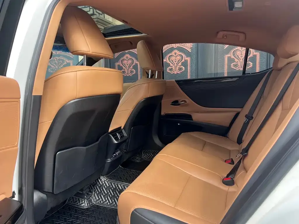 Lexus ES 2022 из CN, фото 2