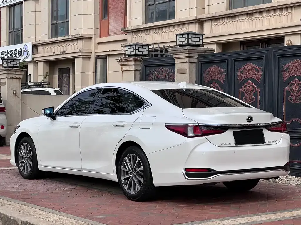 Lexus ES 2022 из CN, фото 3