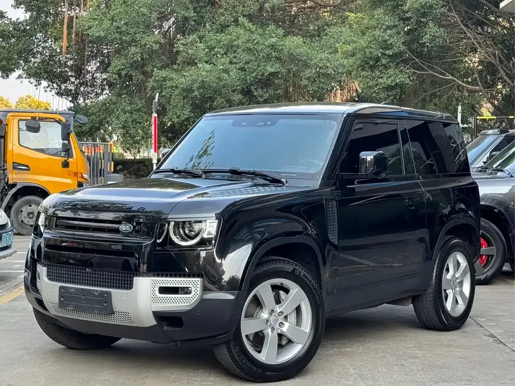 Land Rover Defender — фото 1