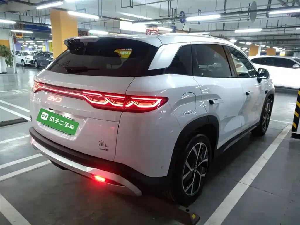 BYD L DM-i — фото 10