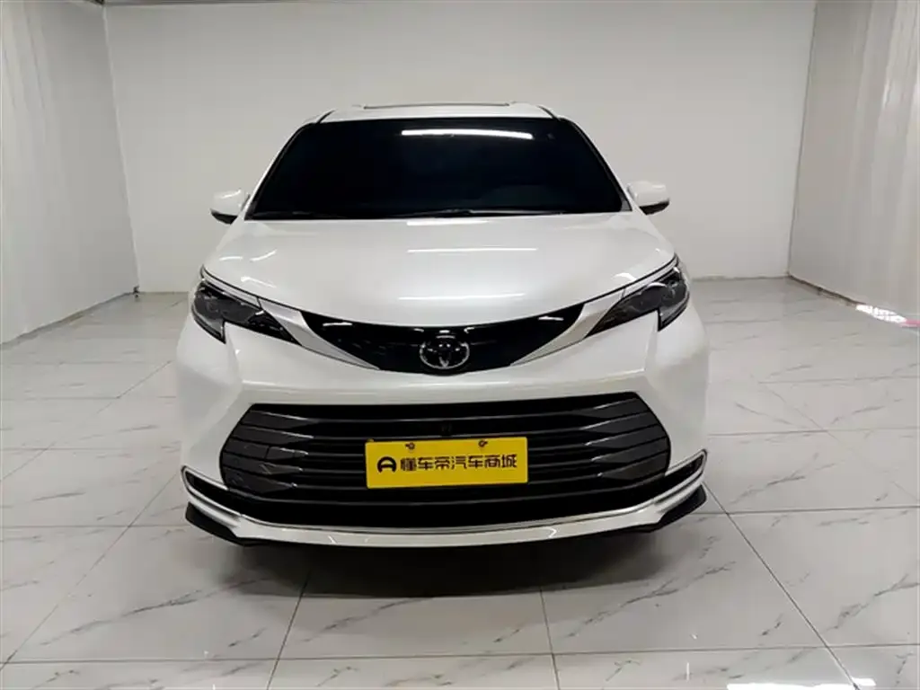 Toyota Sienna 2025 из CN, фото 2